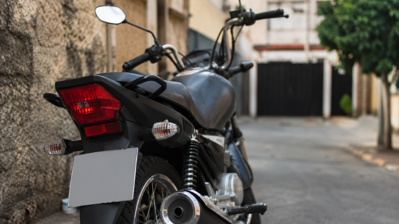 Moto elétrica ou moto a combustão? Crescimento das buscas mostra uma dúvida cada vez maior entre os brasileiros